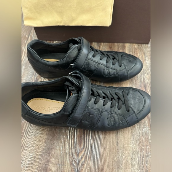Men’s Louis Vuitton Shoes - Picture 3 of 5